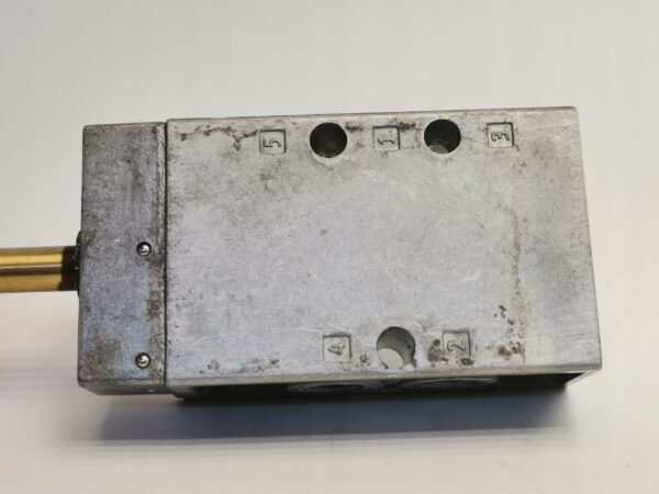 6398488f175a6b26879bf93bb13f13b2